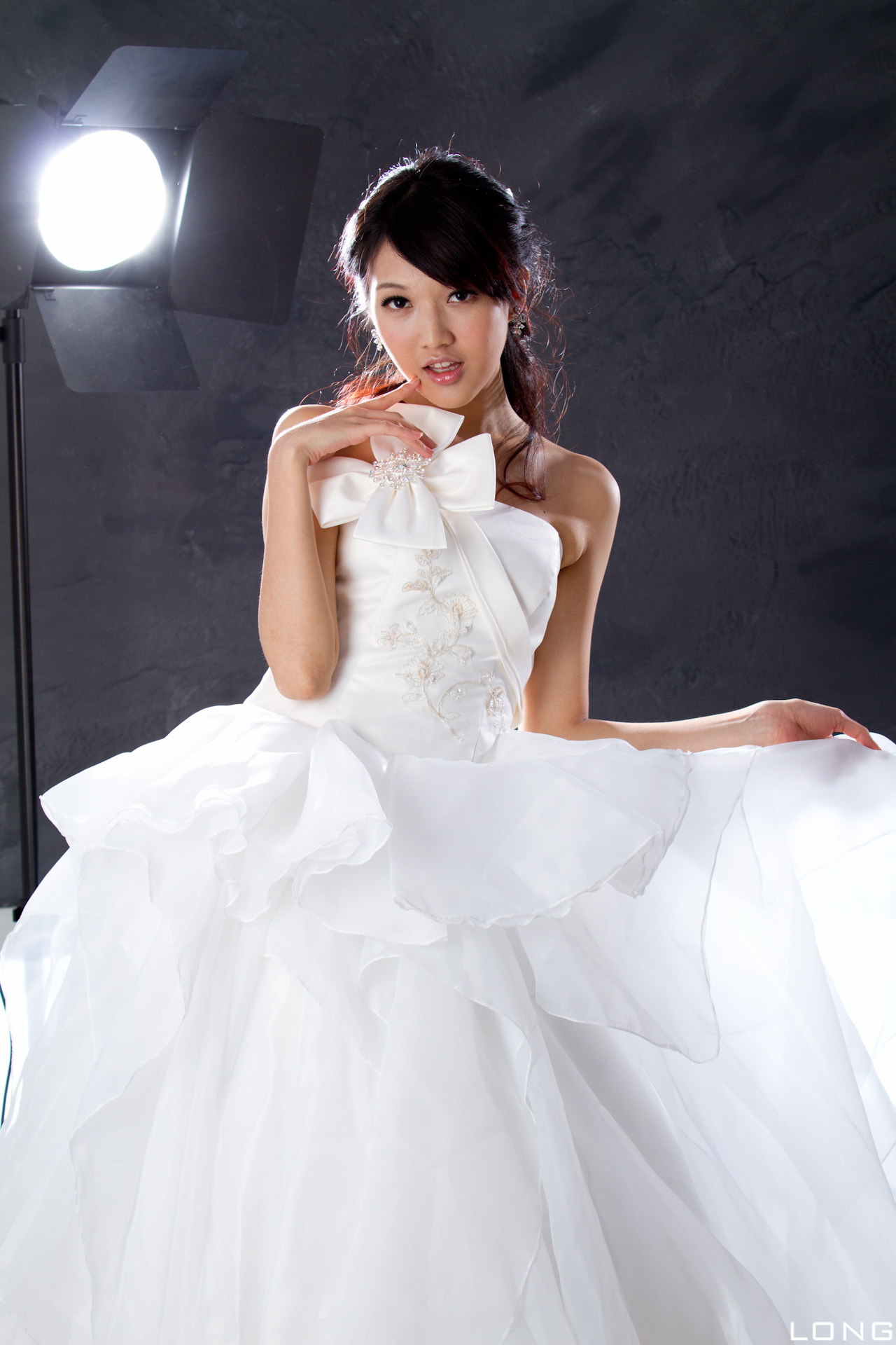 Studio Photo] Jill Weiting's white wedding dress